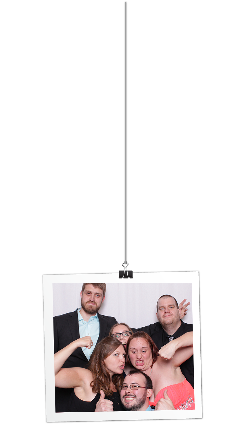 Photo Booth crowd picture hanger