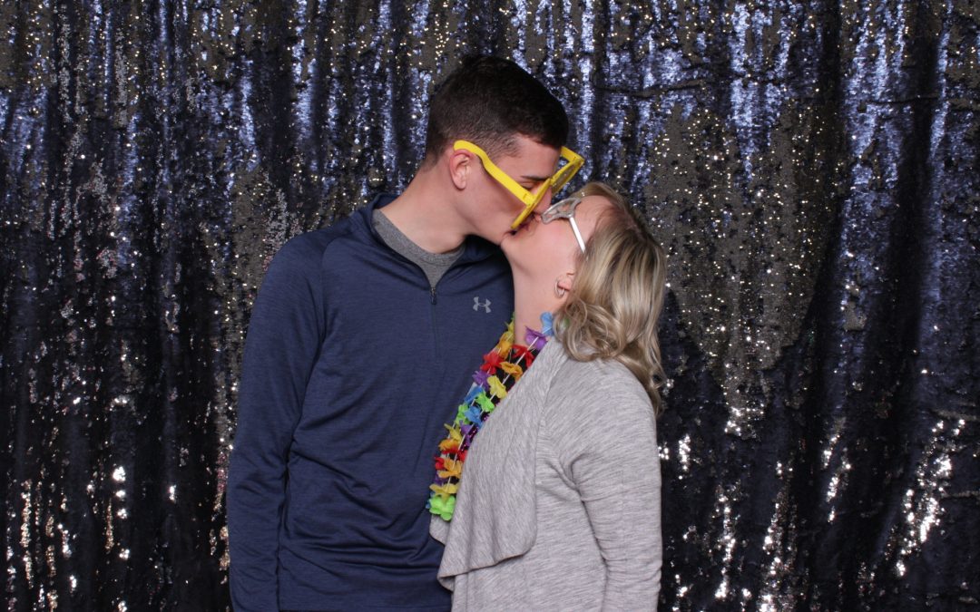 Kissing, Booth, Courier Bridal Expo